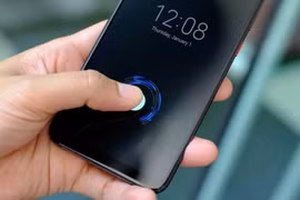 Vì sao không nên mở khóa điện thoại bằng vân tay, khuôn mặt