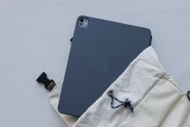 Logitech Flip Folio biến iPad thành laptop mini linh hoạt 