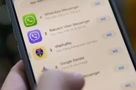 Zalo lung lay vì tẩy chay, WhatsApp và Viber trỗi dậy