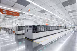 Bên trong nhà máy Xiaomi sản xuất smartphone chỉ 6 giây