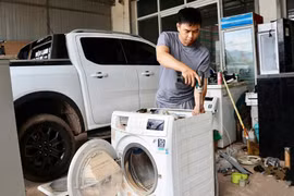 Cách xử lý an toàn khi tivi, tủ lạnh bị ngập nước sau mưa lũ