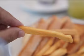 Nhiều năm chỉ ăn đồ ăn nhanh, một thiếu niên bị mù vĩnh viễn