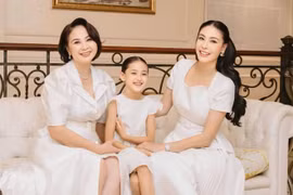 Mẹ Hà Kiều Anh U80 gây sốt vì nhan sắc trẻ đẹp ngỡ ngàng