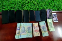 Hàng trăm cán bộ, chiến sĩ "đột kích" đường dây đánh bạc do 2 phụ nữ cầm đầu