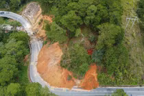 Sạt lở đèo D’ran, Lâm Đồng phong tỏa toàn tuyến để ứng phó