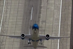 Ngắm những pha cất cánh thẳng đứng ngoạn mục của máy bay