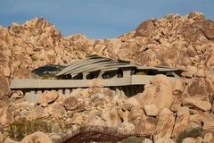 Bên trong biệt thự khổng lồ triệu USD giữa sa mạc