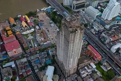 Bí ẩn “tòa tháp ma” bỏ hoang 30 năm sừng sững sau động đất