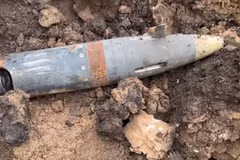 Đạn pháo đắt tiền của Mỹ cấp cho Ukraine “gục ngã” trước Nga