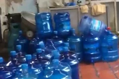 Sản xuất nước đóng chai “tinh khiết” siêu bẩn cho lãi siêu khủng