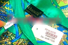 Gắn mác lạ đời, Khaisilk bị nghi trà trộn bán khăn lụa Trung Quốc