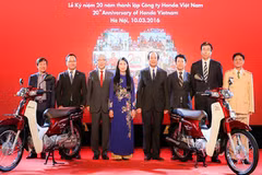 Gần 20 triệu xe máy, 44.000 ôtô Honda đến tay khách Việt