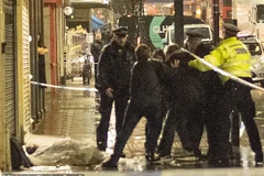 Mẹ gào khóc bên xác con trai 17 tuổi bị mafia sát hại dã man