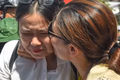 Mẹ mất trước ngày thi, nữ sinh nén nỗi đau làm bài