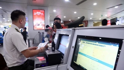 Việt Nam miễn thị thực với 6 nhóm người nước ngoài 