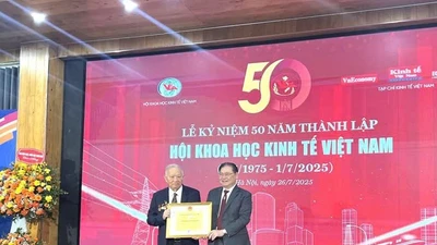 Chủ tịch VUSTA Phan Xuân Dũng dự Lễ kỷ niệm 50 năm thành lập Hội Khoa học Kinh tế Việt Nam