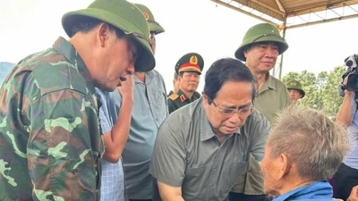 Thủ tướng yêu cầu ổn định đời sống nhân dân sau mưa lũ