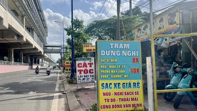 Trạm sạc xe điện tự phát tại TP HCM: Tiện ích hay hiểm họa điện quá tải?