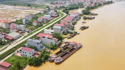Lũ sông Cầu dâng cao, hàng trăm hộ dân ở Bắc Giang chìm trong biển nước