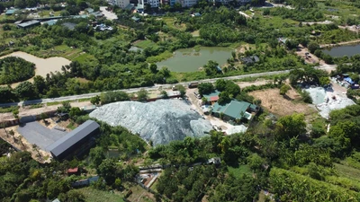 Cận cảnh bãi kính khổng lồ, ô nhiễm môi trường ở Phú Diễn