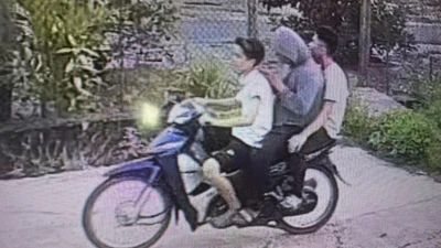 Bắt giữ 3 đối tượng đèo nhau bằng xe máy đi cướp giật tài sản