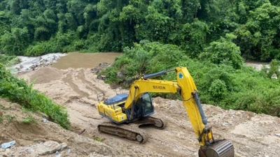 Lai Châu: Yêu cầu dừng khai thác cát trái phép ở suối Nậm Ma