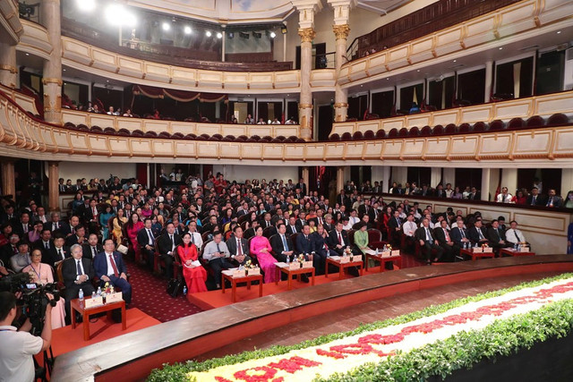 Đại hội có sự tham dự của 248 đại biểu, những cán bộ, đảng viên ưu tú, tiêu biểu cho niềm tin, ý chí, nguyện vọng, sức mạnh đoàn kết và trí tuệ của gần 3.000 đảng viên đến từ 58 tổ chức cơ sở đảng Đại hội có sự tham dự của 248 đại biểu, những cán bộ, đảng viên ưu tú, tiêu biểu cho niềm tin, ý chí, nguyện vọng, sức mạnh đoàn kết và trí tuệ của gần 3.000 đảng viên đến từ 58 tổ chức cơ sở đảng