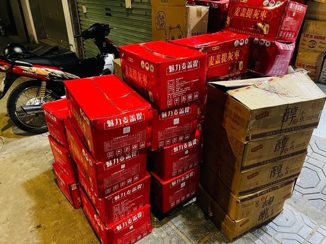 Số hàng nghi vấn nhập lậu trị giá hàng chục triệu đồng/Ảnh CATP Số hàng nghi vấn nhập lậu trị giá hàng chục triệu đồng/Ảnh CATP