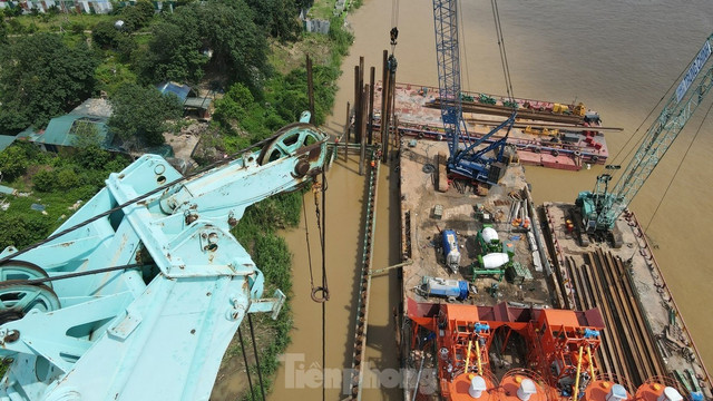 Theo Quy hoạch phát triển Giao thông Vận tải thành phố Hà Nội đến năm 2030, tầm nhìn đến 2050, cầu Tứ Liên là một trong 18 công trình đường bộ được xây dựng vượt qua sông Hồng với tổng mức đầu tư khoảng hơn 20.000 tỷ đồng. Dự án được thực hiện trong giai đoạn 2025-2027. Theo Quy hoạch phát triển Giao thông Vận tải thành phố Hà Nội đến năm 2030, tầm nhìn đến 2050, cầu Tứ Liên là một trong 18 công trình đường bộ được xây dựng vượt qua sông Hồng với tổng mức đầu tư khoảng hơn 20.000 tỷ đồng. Dự án được thực hiện trong giai đoạn 2025-2027.