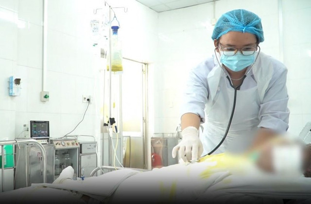 Hai bệnh nhân đang được điều trị tại Khoa Bỏng và Phẫu thuật tạo hình, Bệnh viện Chợ Rẫy/Ảnh CAND. Hai bệnh nhân đang được điều trị tại Khoa Bỏng và Phẫu thuật tạo hình, Bệnh viện Chợ Rẫy/Ảnh CAND.