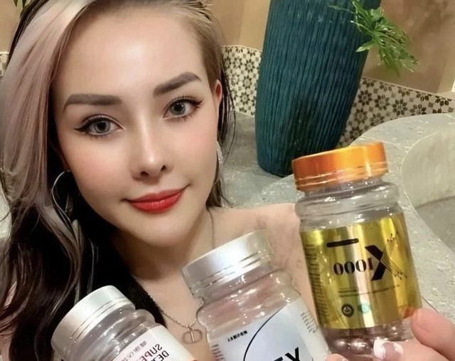 Ngân 98 giới thiệu các viên uống giảm cân trên Facebook cá nhân/ Ảnh viettimes.vn Ngân 98 giới thiệu các viên uống giảm cân trên Facebook cá nhân/ Ảnh viettimes.vn