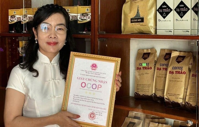 Sản phẩm cà phê Dạ Thảo được trao giấy chứng nhận OCOP 3 sao cấp huyện. Sản phẩm cà phê Dạ Thảo được trao giấy chứng nhận OCOP 3 sao cấp huyện.