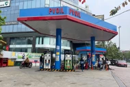 Cảnh tượng bất ngờ tại các cây xăng sau khi giá giảm sâu