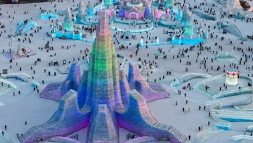 Trải nghiệm mùa đông kỳ diệu tại công viên băng tuyết khổng lồ Cáp Nhĩ Tân