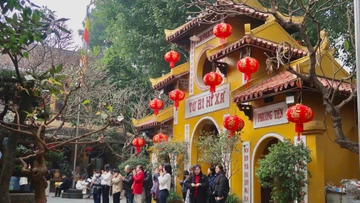 Du xuân Hà Nội, ghé những ngôi chùa linh thiêng cầu may đầu năm