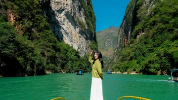 Du ngoạn sông Nho Quế kỳ quan xanh giữa cao nguyên đá