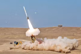 Các cuộc diễn tập trước đây từng triển khai những hệ thống như tên lửa đất đối không dòng Khordad và các tổ hợp pháo – tên lửa tầm ngắn, được tối ưu hóa để đối phó UAV và các mối đe dọa bay thấp (Nguồn ảnh: Bộ Quốc phòng Iran)