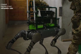 Chó robot vũ trang được phát hiện trong cuộc tập trận của Ukraine