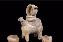 Bí ẩn chiếc ấm trà 3.300 năm tuổi có hình con cừu