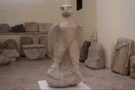 Tượng đại bàng 2.000 năm lộ diện nguyên vẹn, hé mở bí ẩn cổ đại