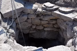 Phát hiện sốc bên trong giếng nước cổ thời Byzantine 