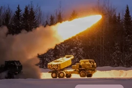 Lữ đoàn Pháo binh Dã chiến 17 thực hành bắn đạn thật hệ thống HIMARS trong khuôn khổ Diễn tập JPMRC 26-02.