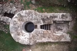 Di tích La Mã hình tròn với giếng thiêng hé lộ bí ẩn lịch sử