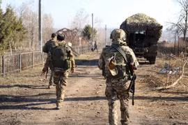 Mặt trận Sumy rung chuyển, phòng tuyến phía bắc Ukraine sụp đổ