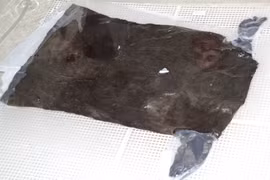 Áo len 1.700 năm tuổi bất ngờ trồi lên, bí mật cổ xưa hé lộ