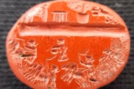 Kinh ngạc kỹ thuật chế tác tinh xảo trên đá nhẫn 1.800 tuổi 