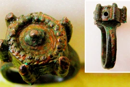 Chiếc nhẫn tẩm độc thế kỷ 14 hé lộ bí mật ám sát rùng rợn