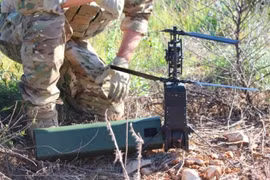 Đạn tuần kích/đạn bay lảng vảng Spike Firefly (ảnh: Rafael)