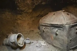 Ngôi mộ cổ Minoan được bảo tồn hoàn hảo trên đảo Crete