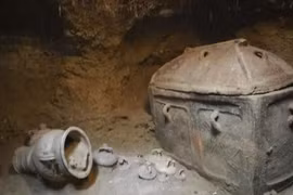 Ngôi mộ cổ Minoan được bảo tồn hoàn hảo trên đảo Crete